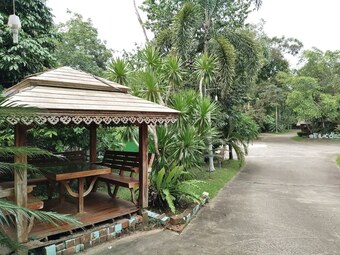 Hotel Phetsangsom Resort