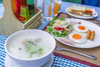 Hotel Akantuka Homestay