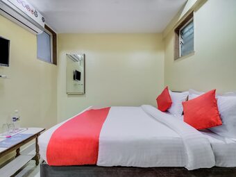 Hotel Oyo 27822 Amrut Executive