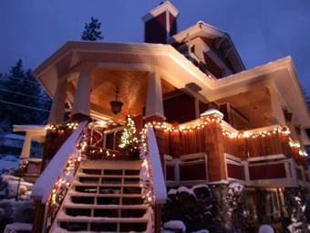 Lodge The Tuwanek Hotel And Spa