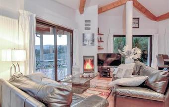 Four-bedroom Holiday Home In Chatillon En Diois