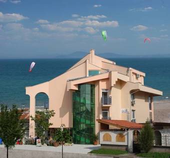 Sea Horse Hotel