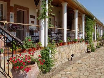 Posada Country Club La Mesteceni