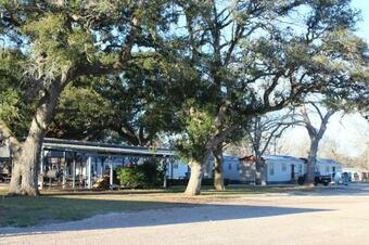 Motel Custom Touch Village Van Vleck