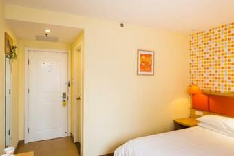 Hotel Home Inn Nanchong Five Star Garden Maoye Mall