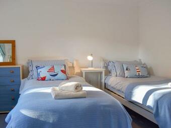 Between The Quay And The Sea