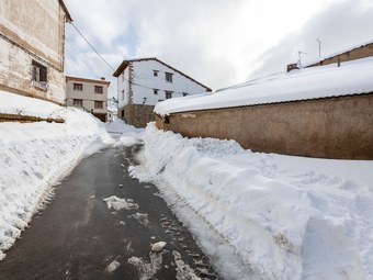 Plush Apartment In Gudar With Heating