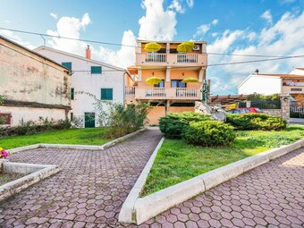 Delightful Apartment In Posedarje With Balcony