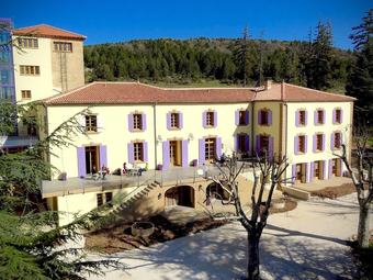 Nice Apartment With Dishwasher Located Among Lavender Fields