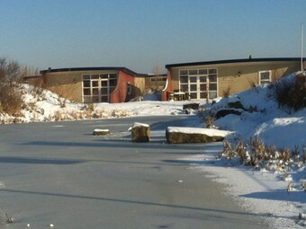 Unique Bungalow With Two Bathrooms Close To The Beach