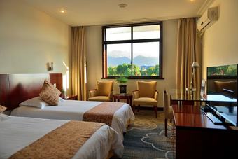 Jiuhuashan Center Hotel