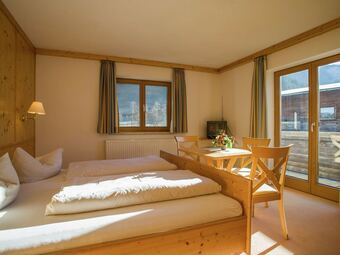 Refreshing Holiday Home With Balcony, Ski Storage, Garden