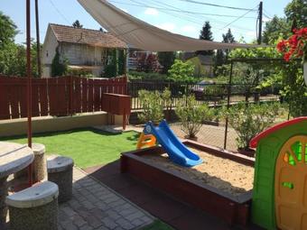Hostal T�nde Vend�gh�z