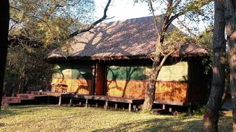 Posada Kavumbu Camp