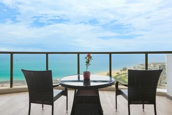 XI Yue Hai Bin Holiday Hotel