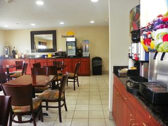Motel Royalton Inn & Suites