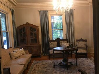 Bed & Breakfast Iron Amethyst Inn