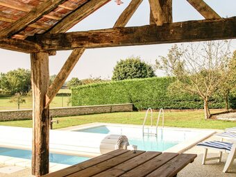 Beautiful Holiday Home In Cressensac With Swimming Pool