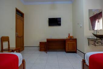 Hotel Reddoorz Near Lakota Beach Tomia Wakatobi