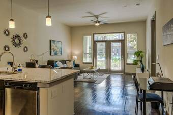 Beautiful Home Near Energy Corridor Pool + Patio