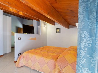 Valley-view Holiday Home In Sepino With Courtyard