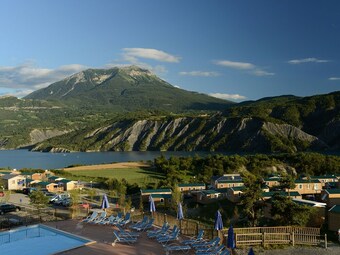 Mobile Home On The Largest Water Reservoir In Hautes-alpes