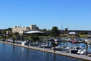 Bridge Point Hotel & Marina