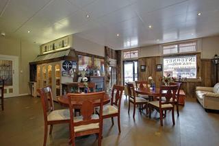 Hotel Bears Over The Mountain