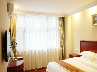 Hotel Greentree Inn Pingtian  Lake Qingfeng Avenue