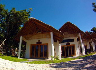 Hotel Kingfisher Sand Sea Surf Resort