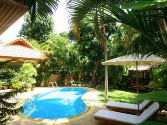 Coconut Paradise Holiday Villas