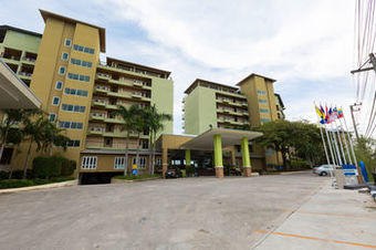 Hotel Royal Phala Cliff Beach Resort & Spa