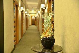 Roof 264 Hotel And Suites