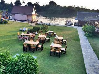 Hotel Bamboo House Kanchanaburi