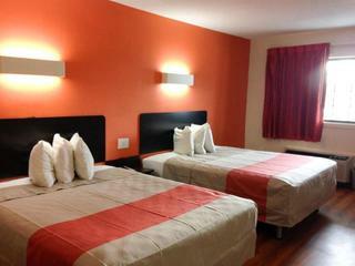 Hotel Motel 6 Brunswick Nj