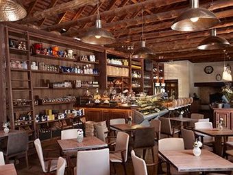 Alphen Boutique Hotel