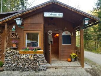 Urige H�tte Im Nationalpark Ges�use