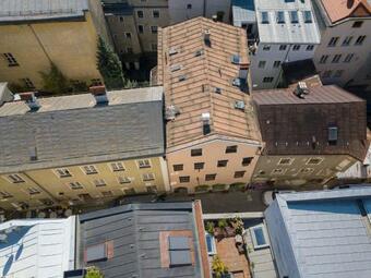 Hall City Traditional Old Town Apartment