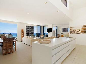 Eden Apartments Unit 1001 - Luxury 3 Bedroom Penthouse Close To The Beach In Rainbow Bay Coolangatta