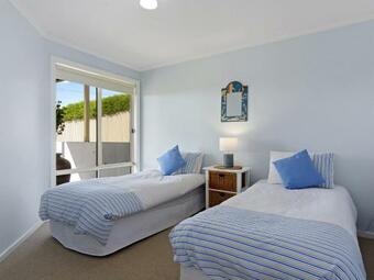 Valley Views - 10 Valley Heights Drive