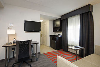 Holiday Inn Express Hotelsuites Boston Cambri