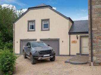 Majestic Holiday Home In Manhay With Private Swimming Pool