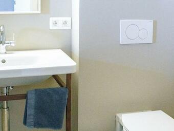 Gorgeous Apartment In Ortho With Garden