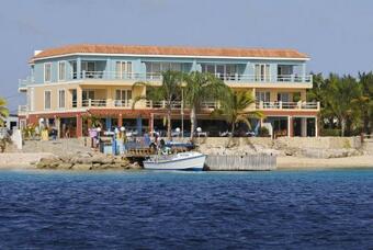 Apartamento Oceanfront Grouper At Den Laman