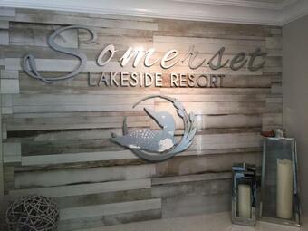 Hotel Somerset Lakeside Resort