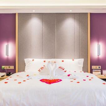 Lavande Hotel (gaozhou Xiantai Bridge Branch)