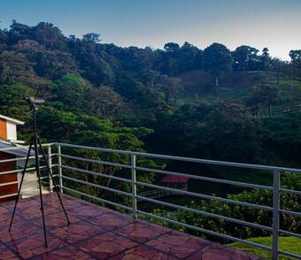 Posada Burbi Lake Lodge Monteverde