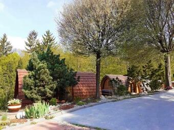 Glamp V Hlubok� - Yurts And Wooden Houses