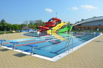 Chalet With Pool Kuki