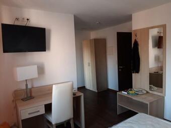 Hotel Cafe Restaurant Rohan